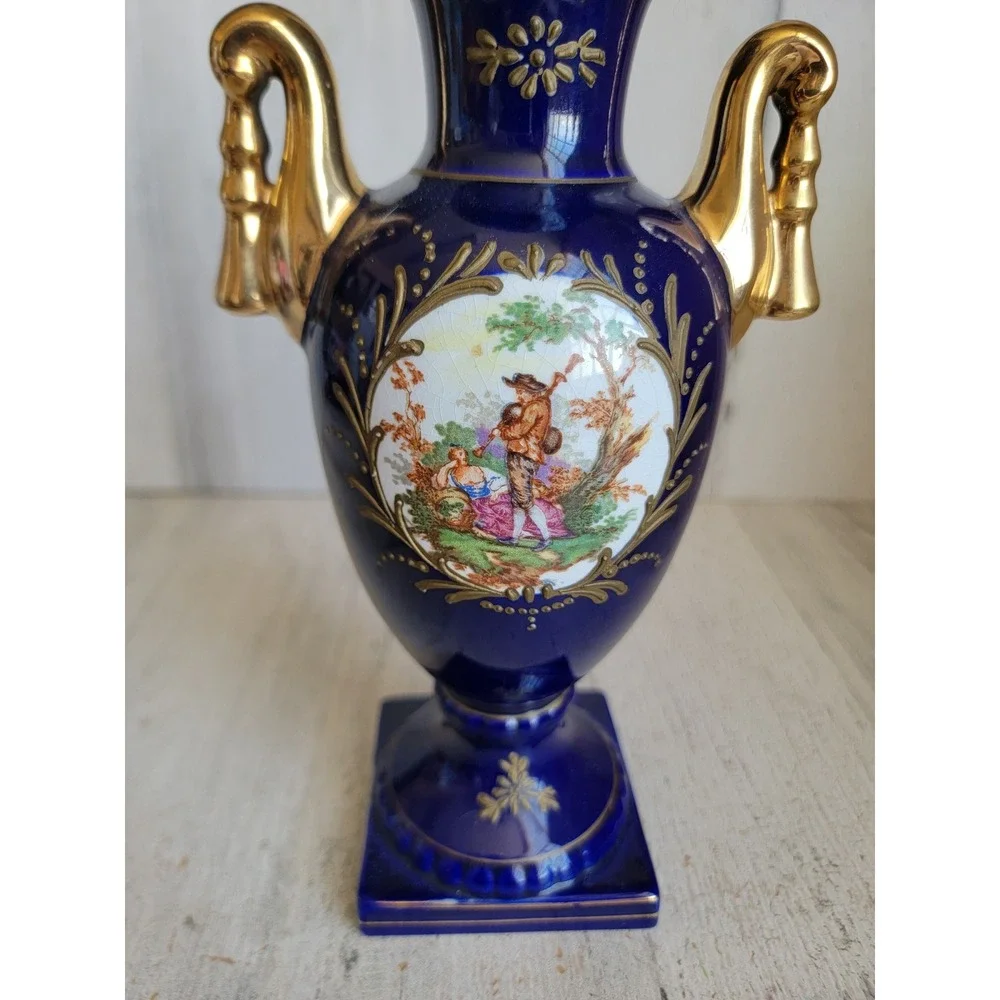 Vintage‎ Cobalt blue Scenic Victorian couple vase bagpipe lidded unique home - Picture 4 of 11